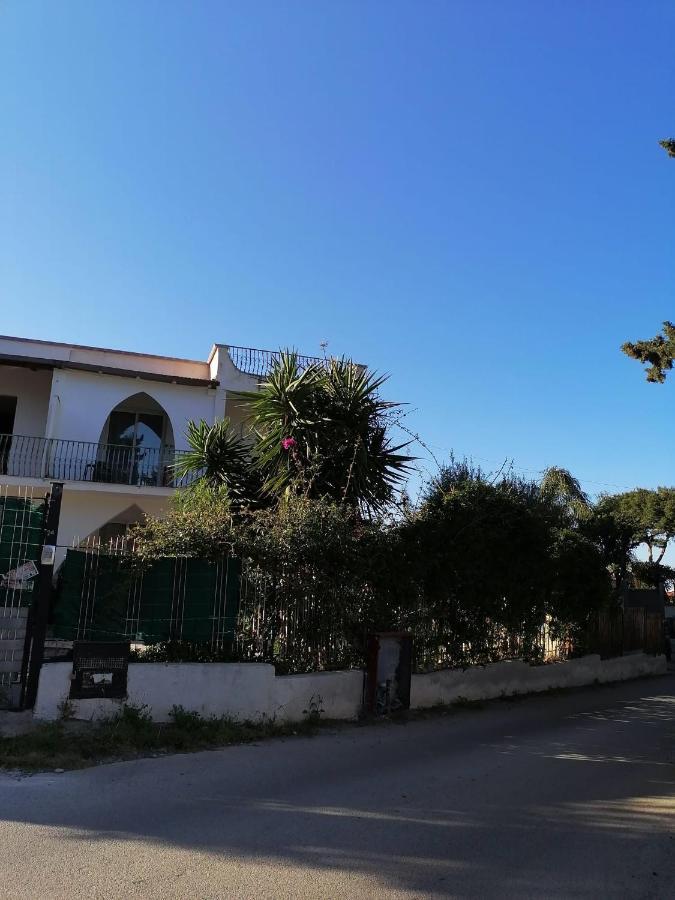 Camera Vicino L'Aeroporto Di Palermo Carini Exterior photo